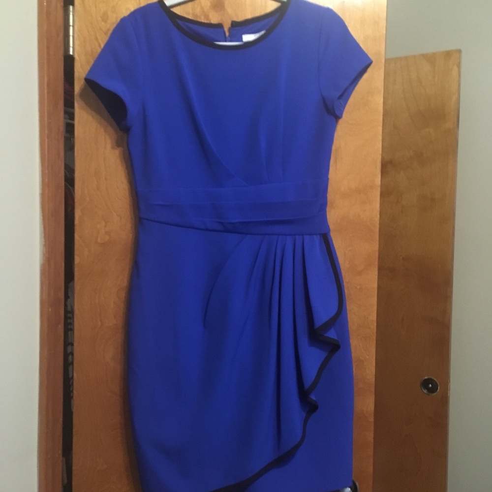 Gorgeous, flattering cobalt blue cocktail dress